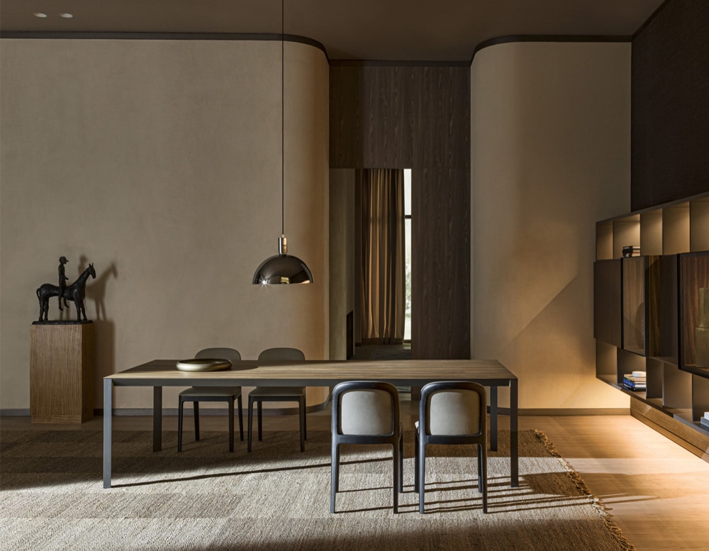 Make a statement in your home with this set of 6 chic dining chairs.