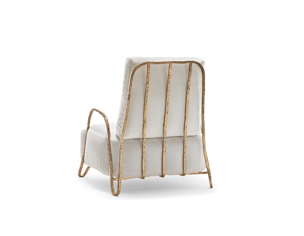 Bronze option exudes timeless charm and sophistication