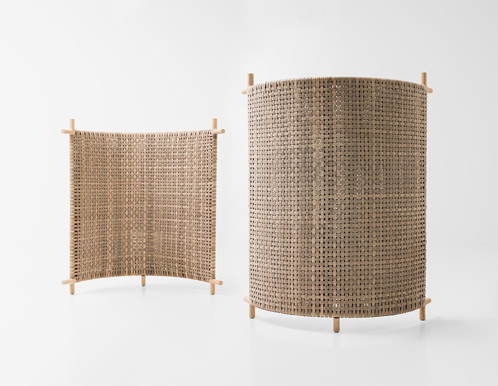 Two wood-colored screen made of natural sassafras heartwood with plastic spacers