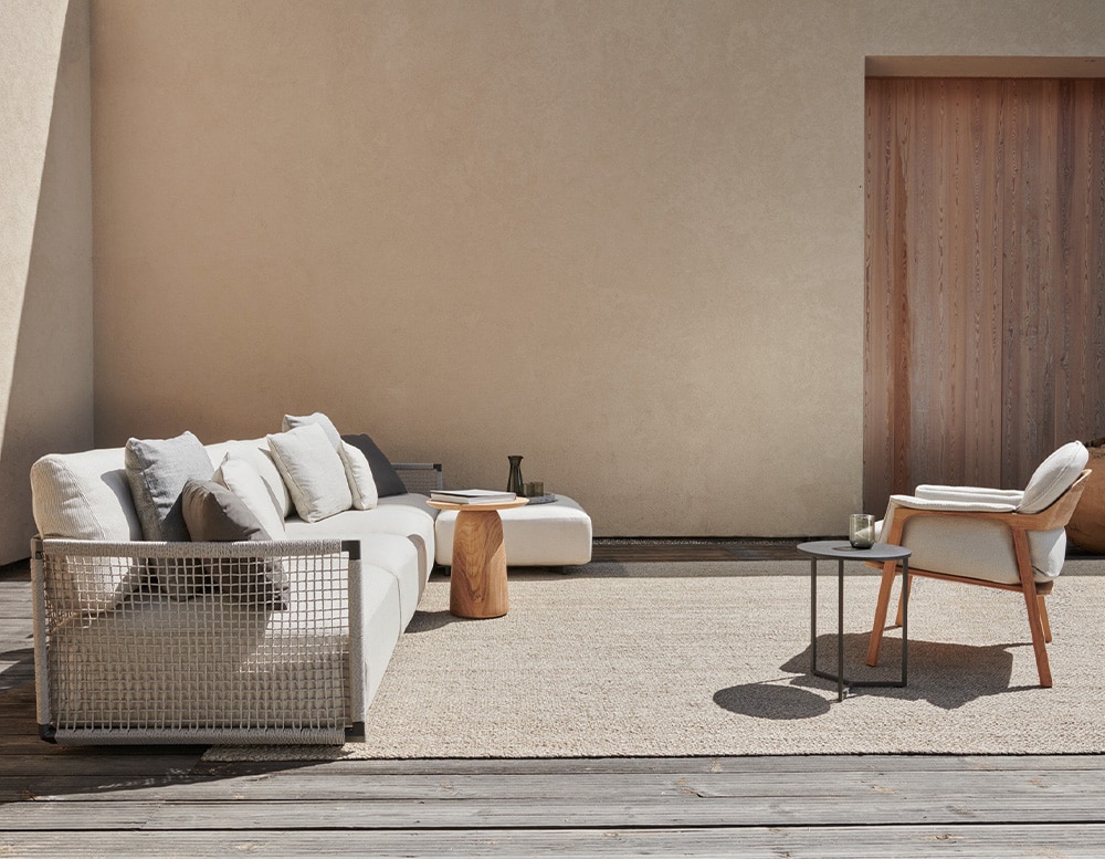 auxiliary table made of light brown wood with circle-shaped top