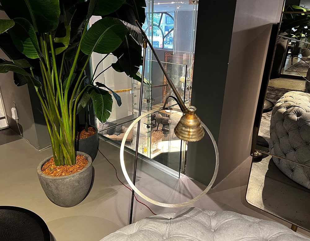 disp_Bax_Ghost_Floor_Light_004