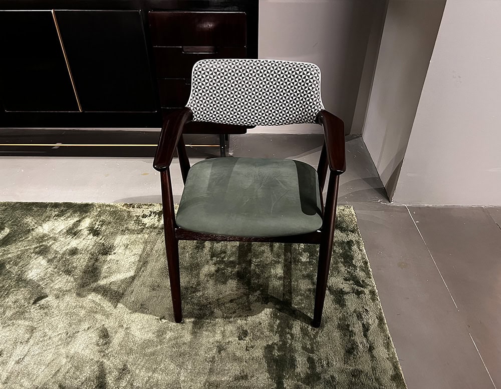 disp_Bax_Unique_Armchair_004