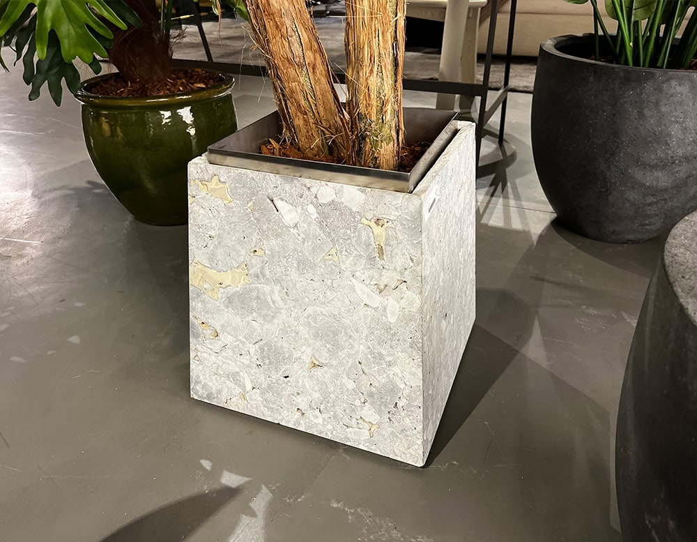 disp_Ext_10th_Vase_B_Accessories_002