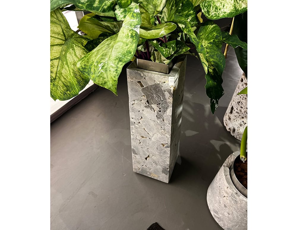 disp_Ext_10th_Vase_C_Accessories_001