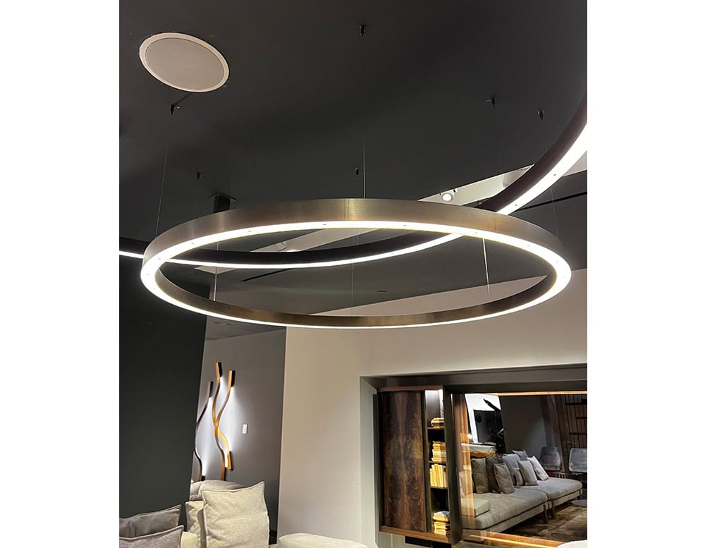 disp_Hen_Light_Ring_Horizontal_Suspension_Light_180_001
