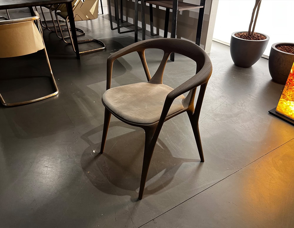 disp_Hen_Savanna_Dining_Chair_003