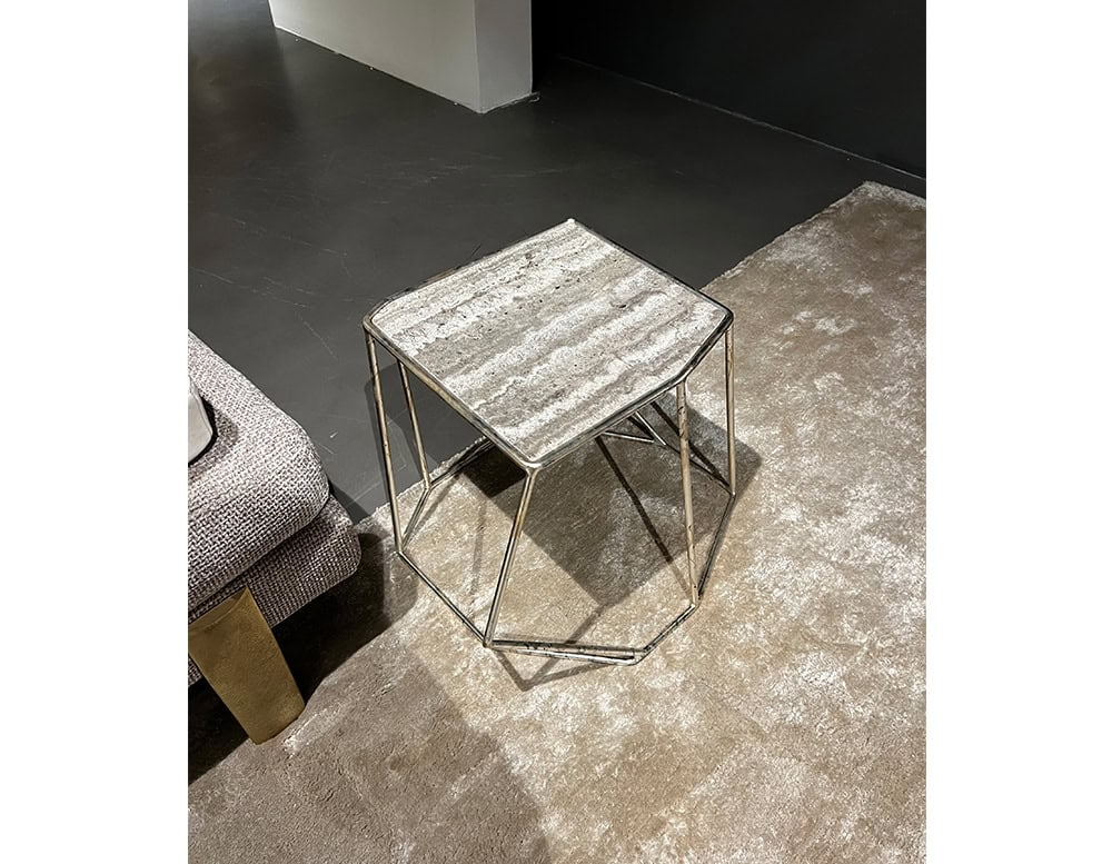 disp_Hen_W_Side_Table_001