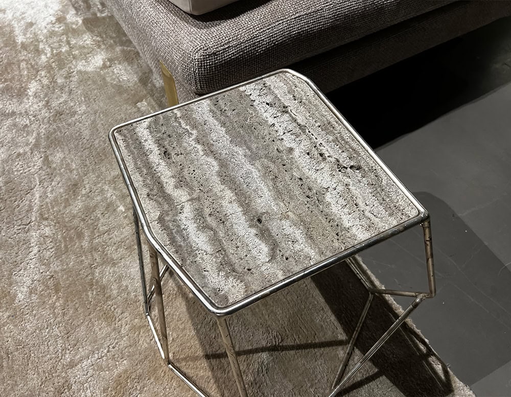 disp_Hen_W_Side_Table_002