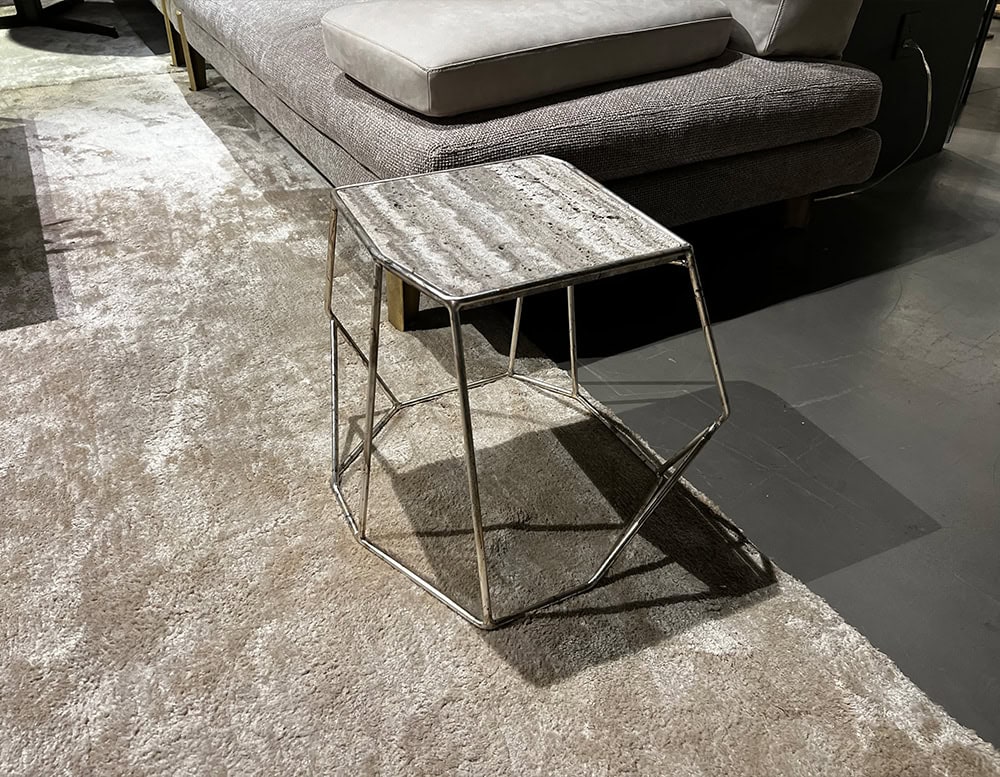 disp_Hen_W_Side_Table_004