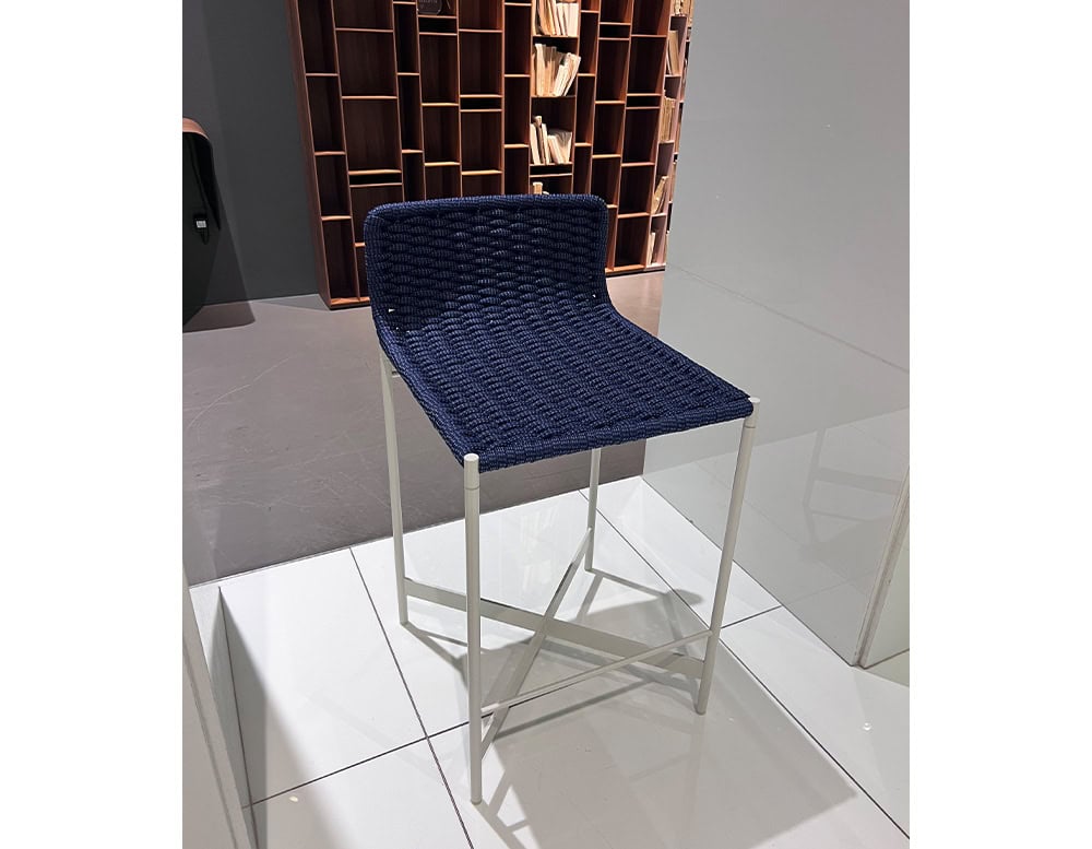 disp_Len_Heron_Outdoor_Stool_001