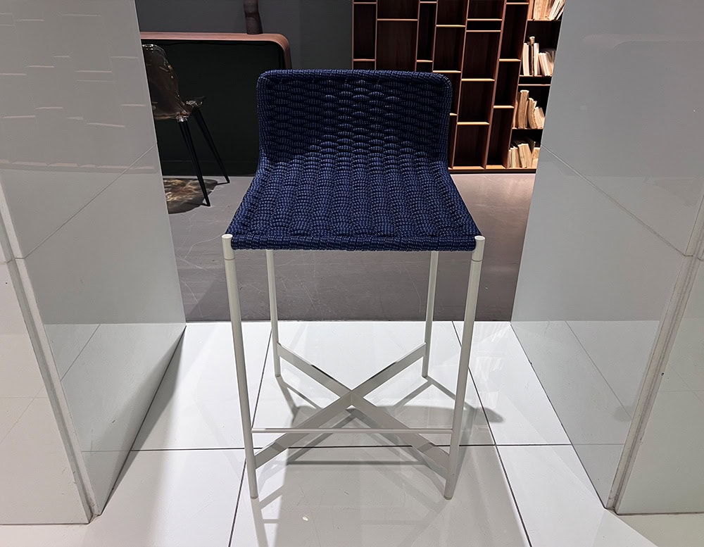 disp_Len_Heron_Outdoor_Stool_003