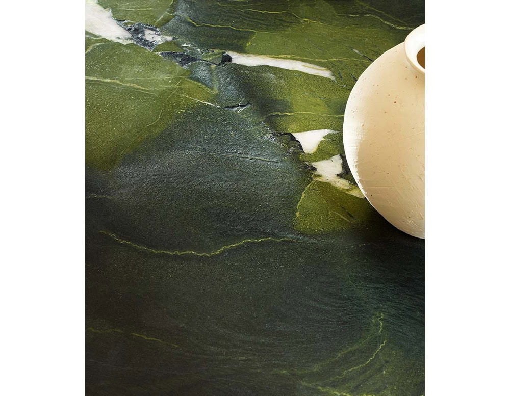 Ext_Etna_Dining_Table_004